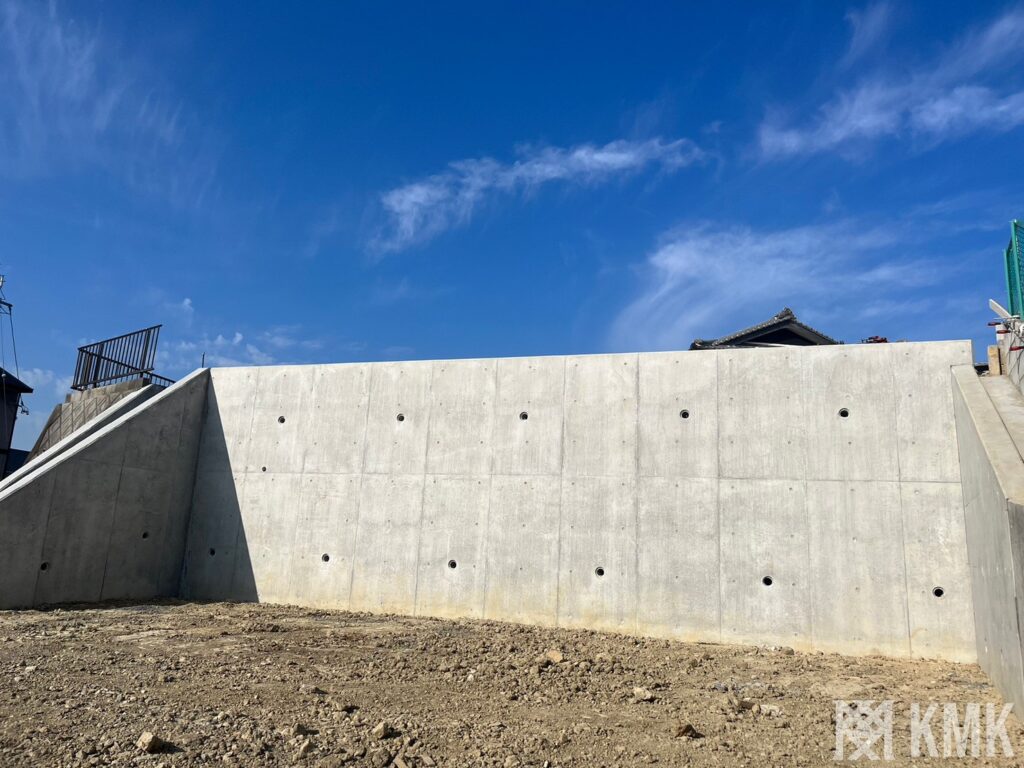 三重県 鈴鹿市 外構 外構工事 エクステリア カーポート 擁壁工事 土木工事 リフォーム 造園工事 お庭 ウッドデッキ